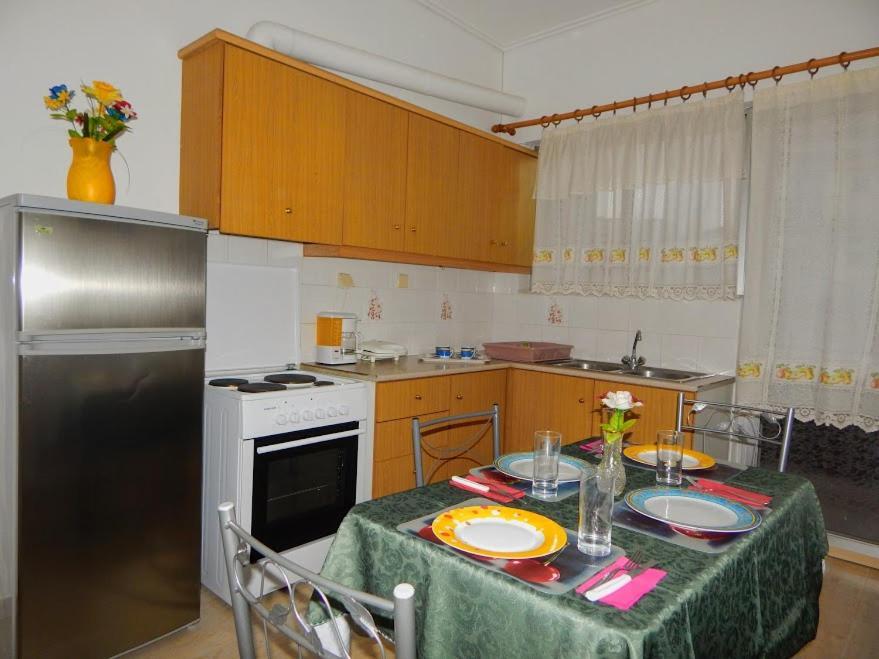 Cozy Apartment For 2-5 People-Center Tripoli 1 Exterior photo